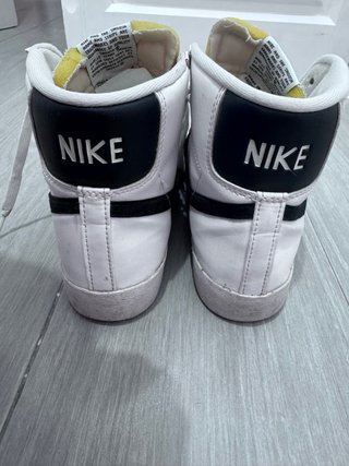 Botines Nike Blancos y Grises Originales