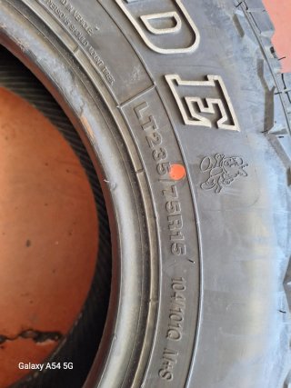 4 Neumáticos 235/75 R15 Goodyear y Goodride