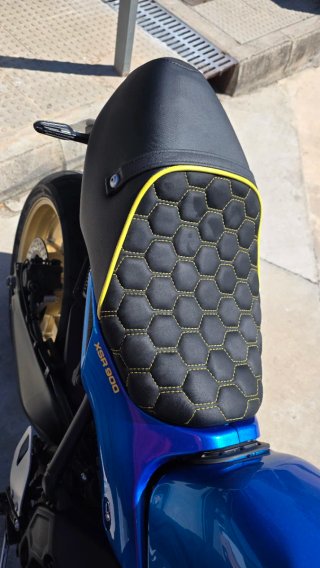 Yamaha XSR900 118CV Legend Blue