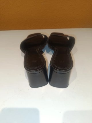 Sandalias de cuero negro