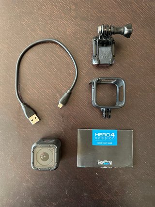 GoPro Hero 4 Session con protector y soporte