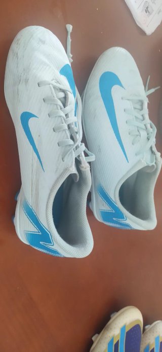 Zapatilla Fútbol Nike Talla 38.5