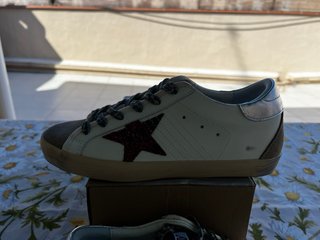 URGE VENDER Golden Goose Superstar Blanco y Dorado