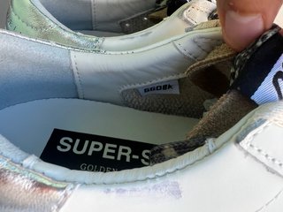 URGE VENDER Golden Goose Superstar Blanco y Dorado