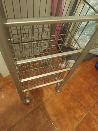 Carro verdulero con cajón y ruedas