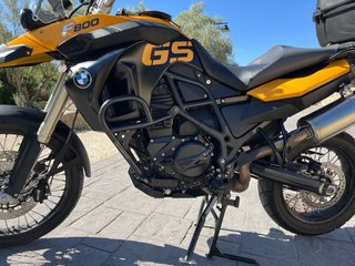 BMW F800GS Adventure Moto Negra y Naranja