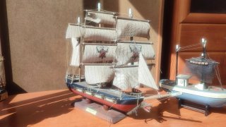Maquetas de barcos veleros de madera URGE