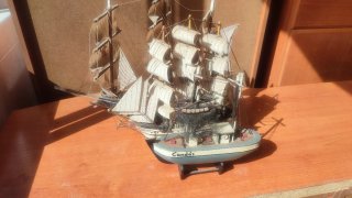 Maquetas de barcos veleros de madera URGE