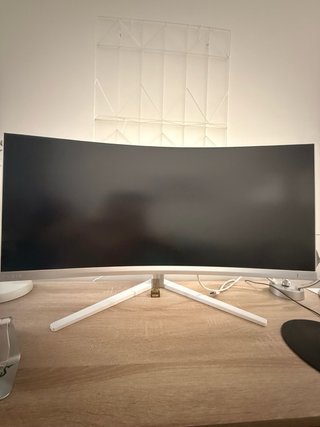 Monitor Philips Evnia Curvo 34 Mini LED Ambilight