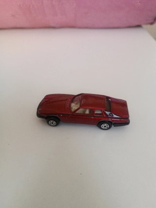 Jaguar XJ-S V12 Dark Red Maisto 1:64