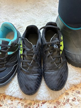 Lote Zapatillas y Botas Niño Talla 34/35