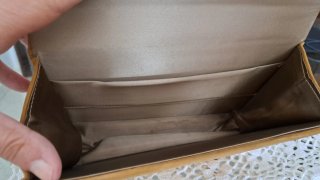 Bolso vintage ante crema con hebilla