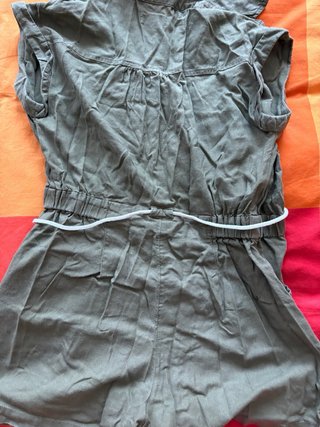 Mono verde militar con cordón