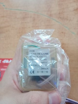CABLES FUENTE ALIMENTACIÓN GAME BOY COLOR SIN USAR