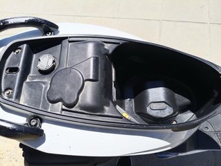 Moto Scooter SYM 125cc Blanca Automática