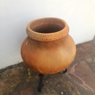 Cántaro ornamental de barro
