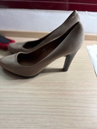Zapatos tacon alto color topo
