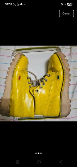 Botines kickers teñidos en amarillo