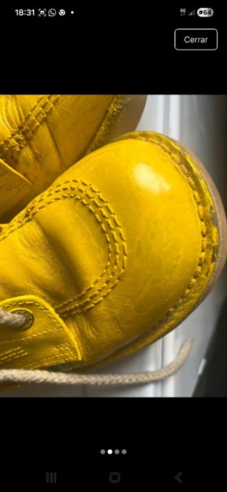 Botines kickers teñidos en amarillo