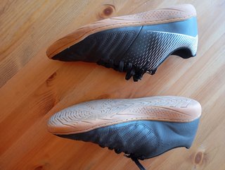Zapatillas fútbol sala niño negras