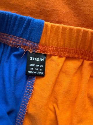 Conjunto SHEIN Top Negro y Shorts Estampados