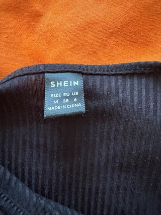 Conjunto SHEIN Top Negro y Shorts Estampados