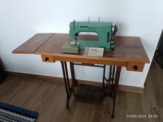 Máquina de coser Refrey vintage