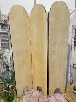 Biombo floral de madera