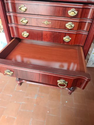 Mueble vintage con cajones