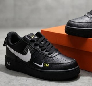 Nike Air Force 1 '07 LV8 Utility Negras