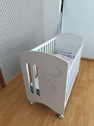 Cuna bebé resistente y cómoda