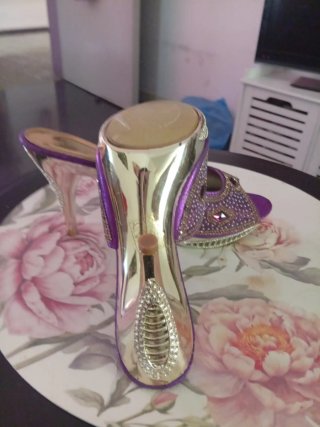 Zapatos violeta con pedrería talla 40