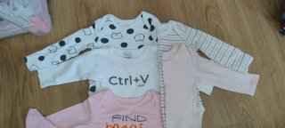 Lote 5 bodys bebé 12-18m