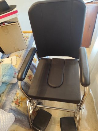Silla de ruedas inodoro
