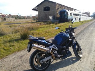 Suzuki SV 650 Naked Azul
