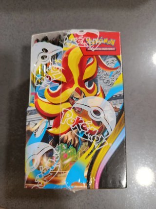 Expositor Pokémon Megaevolución Caos Creciente