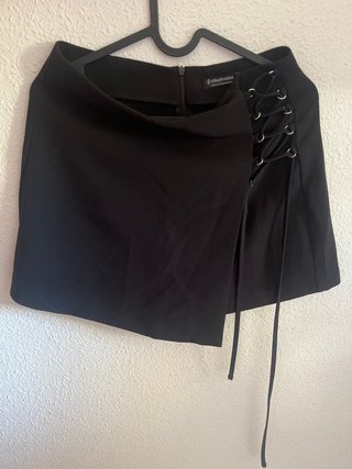 Falda pantalón Stradivarius negra talla M
