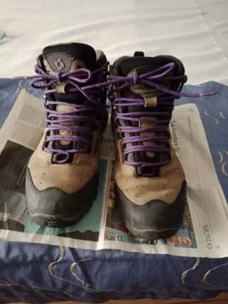 Botas senderismo montaña talla 42.5