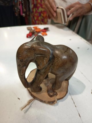 Figura di Elefante Africano in Pietra