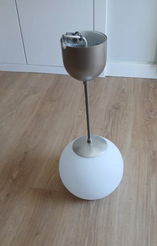 Lámpara colgante globo blanco y plata