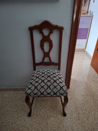 Conjunto de sillones tapizados y sillas
