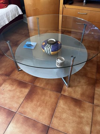 Mesa de centro cristal y metal ovalada