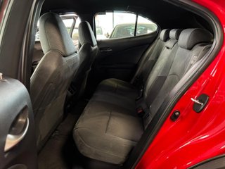 Lexus UX 2.0 250h Business