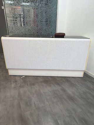 Se venden mobiliario para tienda