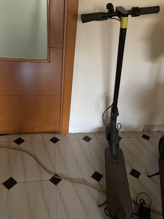 Patinete eléctrico plegable con cargador