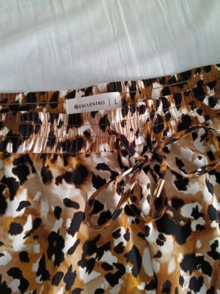 Pantalón Encuentro estampado animal print