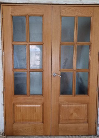 Puerta doble de salón de madera