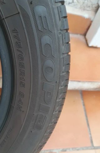 2 Neumáticos Bridgestone 175/65 R15
