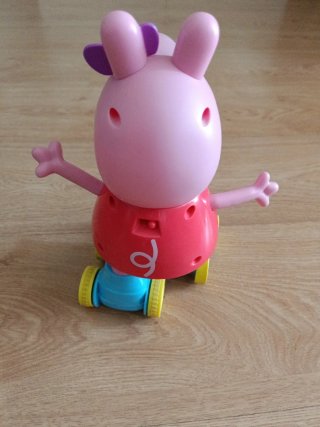 Juguete Peppa Pig patinadora