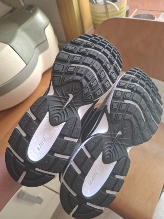 Nike v5 rnr negro gris blanco talla 43 nuevo